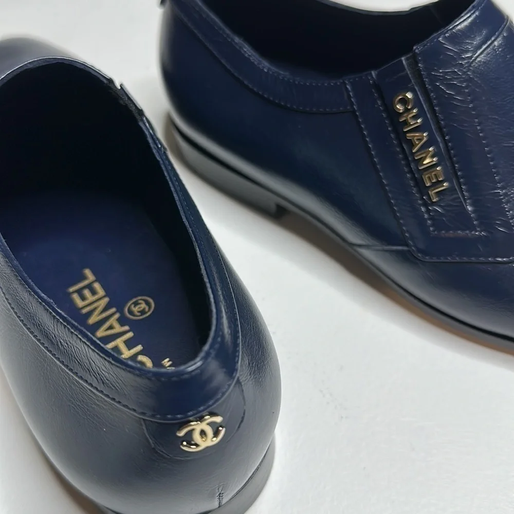 Chanel Leather Navy Oxfords 38 1/2